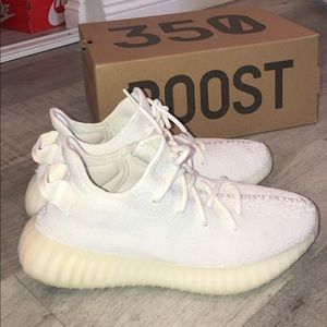 Yeezy 350 men size 7 women size 8.5 authentic.